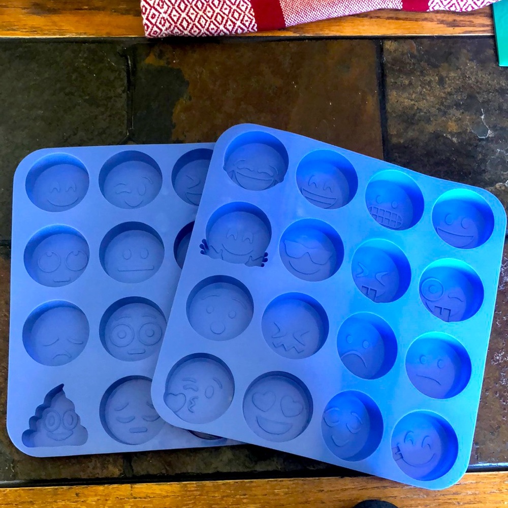 SOAP MOLD emojis